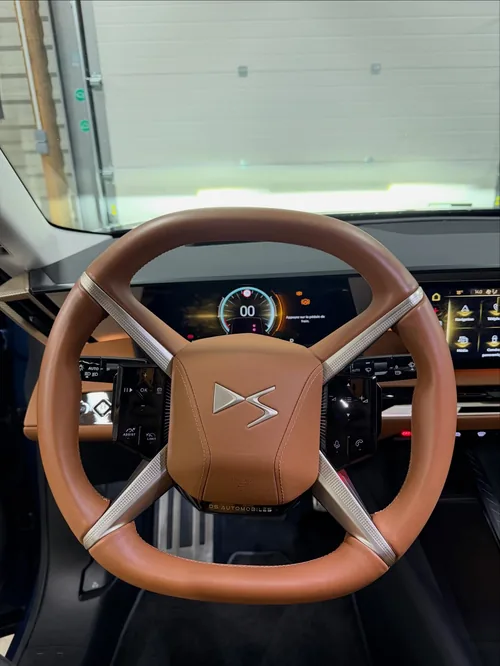 Volant de la DS N8